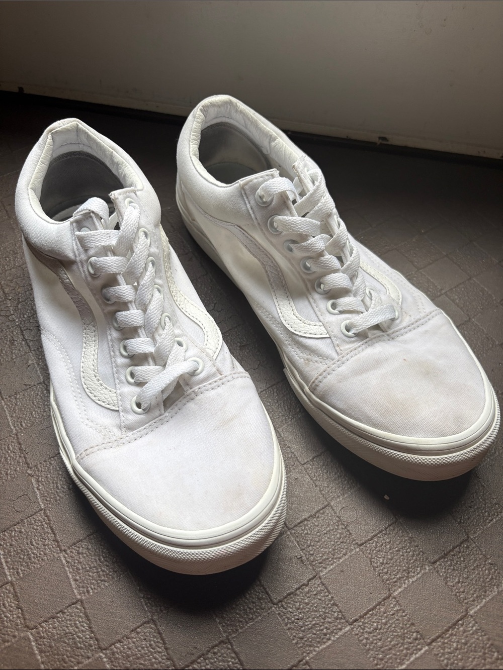 Vans White Low-Top Canvas Sneakers - Classic Side Stripe